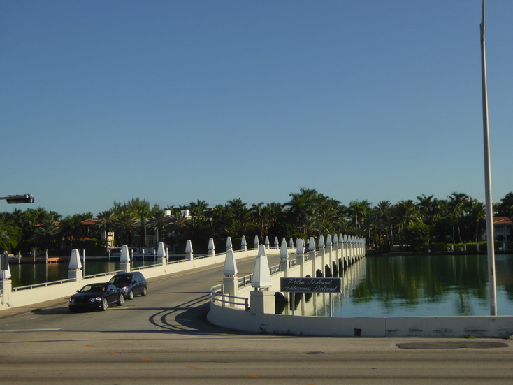 Miami Ocean Drive Art Deco South Beach Dodge Island Cruise Ship Terminal 