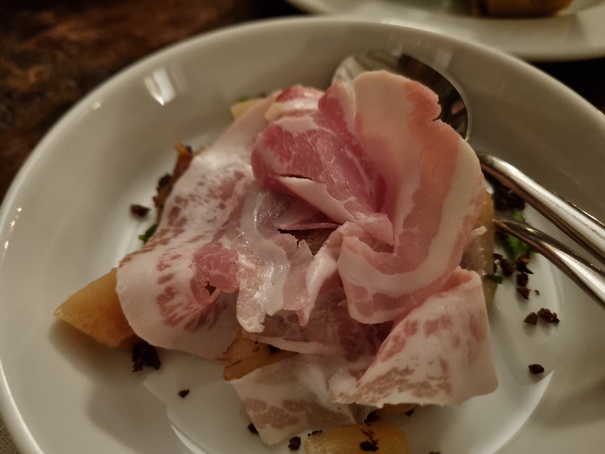 Panchetta mit Birne