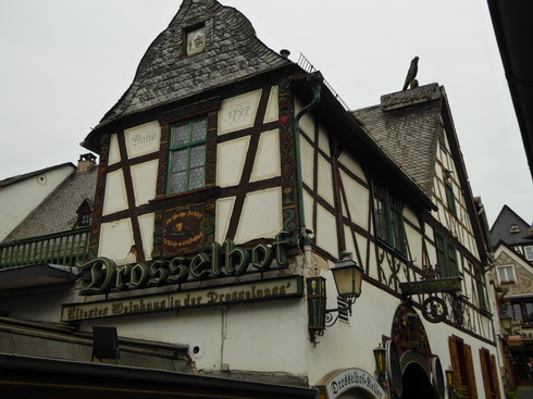 Rüdesheim am Rhein Drosselgasse Rüdesheim Drosselgasse Lindenwirt    Hildegard von Bingen 