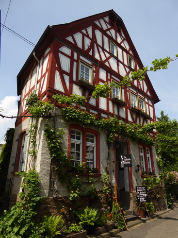 Von  Rüdesheim am Rhein nach Braubach Marksburg 