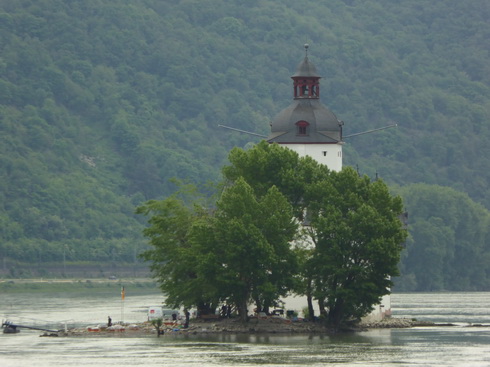 Mit dem Schiff Stolzenfels von Braubach nach  Rüdesheim   