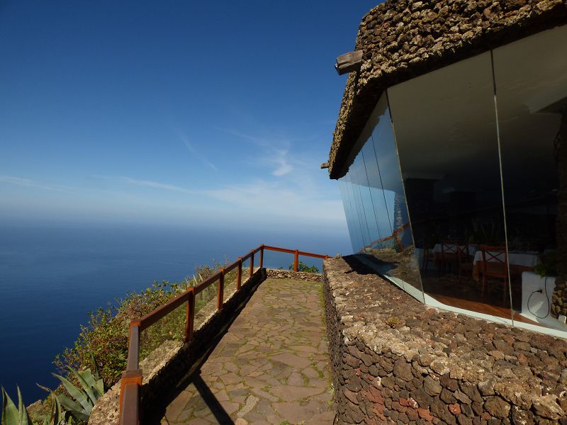 Mirador de la Pena + Pena Restaurant wurde 1989 vom Knstler Csar Manrique entwickelt Lavaarchitektur