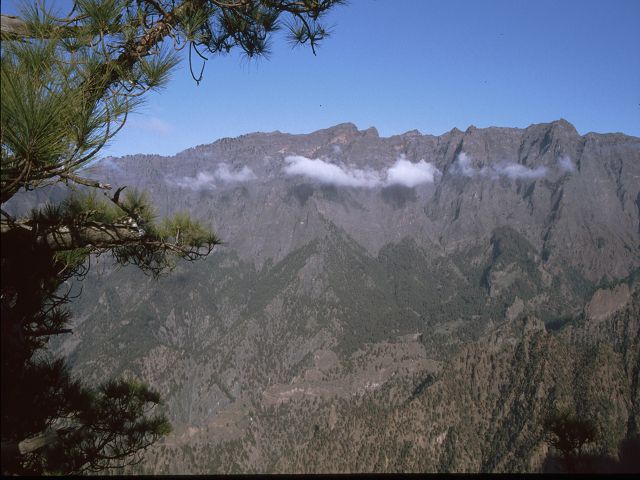 La Palma   La Palma   Vulkanwandern  Caldera de Taburiente Parc National La Palma  La Palma   La Palma  Vulkanwandern  Caldera de TaburienteLa Palma bizarre Vulkanlandschaften  Vulkanwandern  Caldera de Taburiente