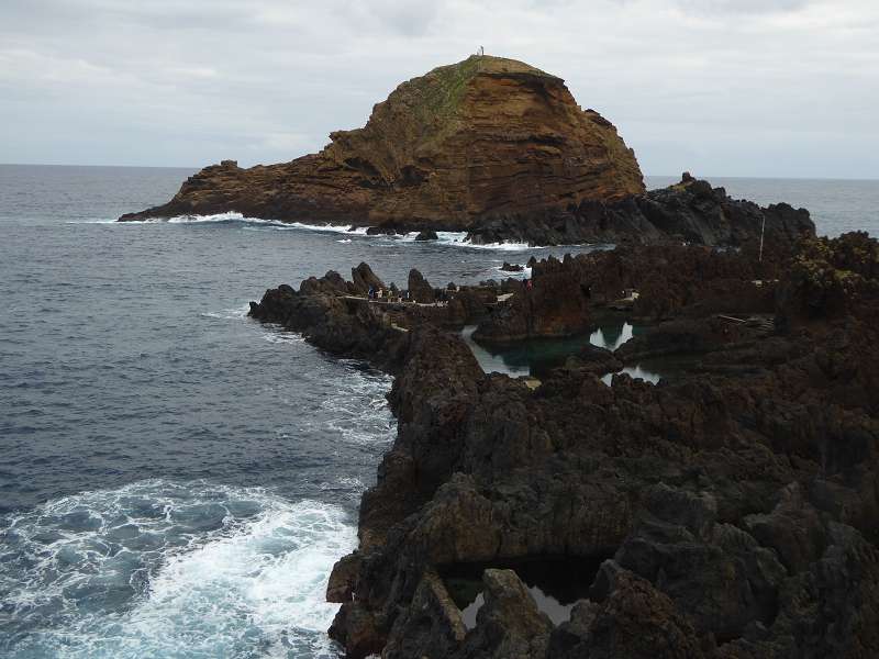  Madeira   Porto Moniz natrliche Schwimmbder in den Felsen Felsenbder