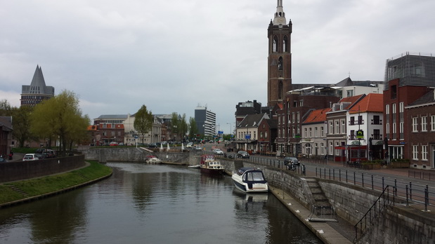 Roermond Maas  Mund der Rur  Marktplatz Kirche