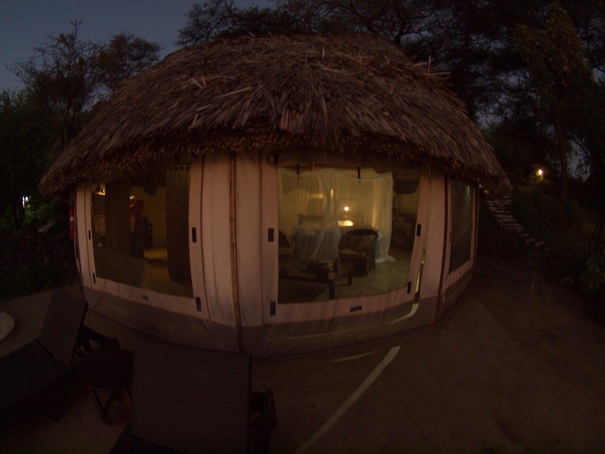  Kenia  Lake Baringo Island Camp 2 Fisheye Banda