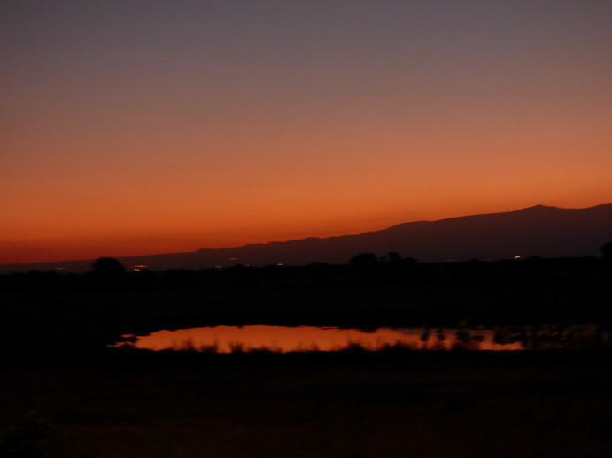 Sweetwaters  Kenia  National Park Hotel Sweetwaters Serena Camp, Mount Kenya National Park fulmoon: 