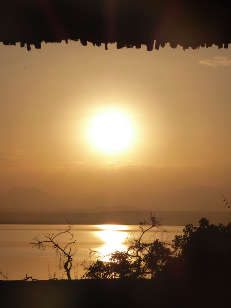  Kenia  Lake Baringo Island Camp down to the jetty