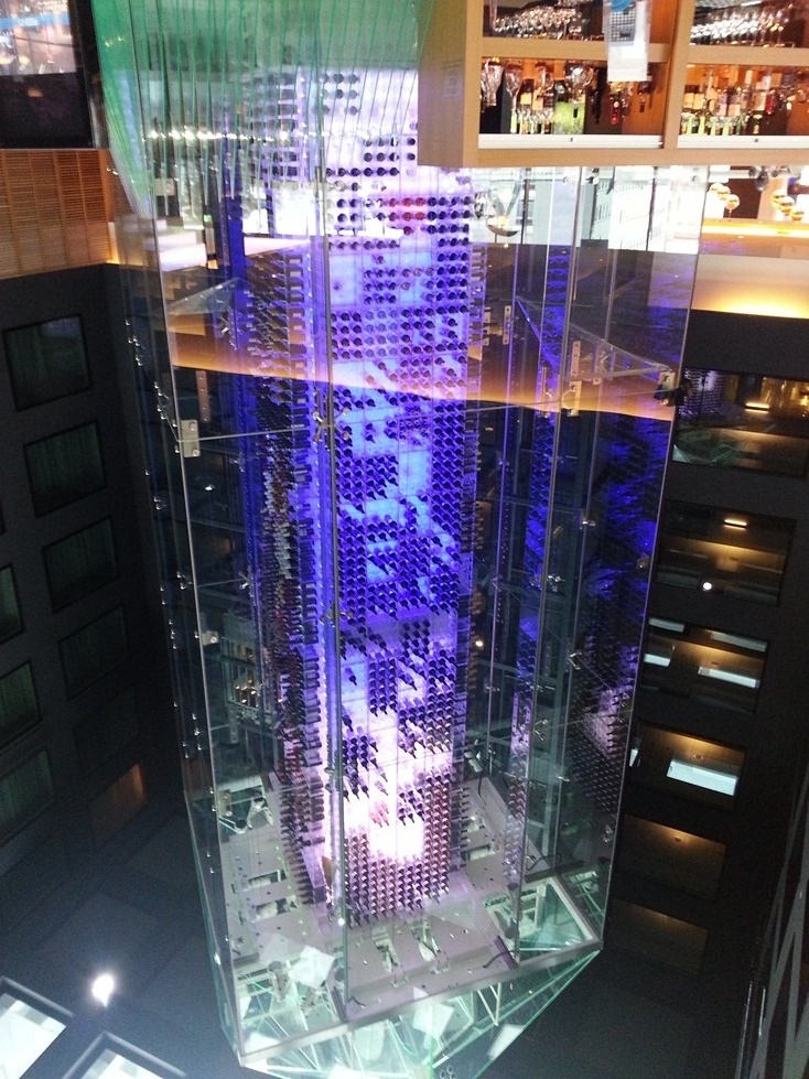 Radisson Blue Zuerich Winetower 1