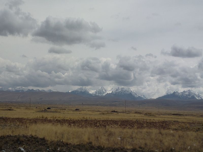 Nevado Illimani 6462m  Condoriri Gruppe Mirador und der Pyramide Blanca