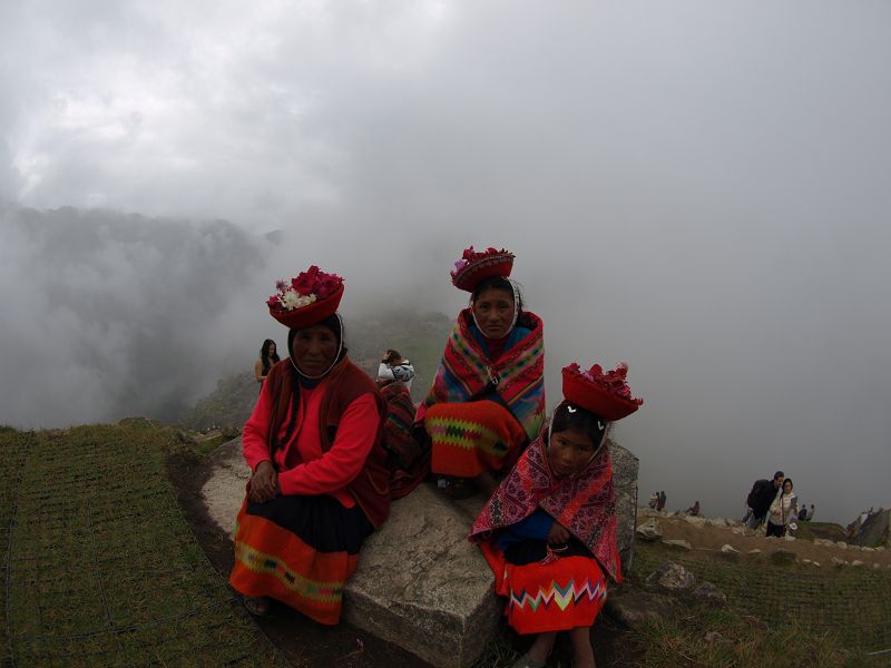 Machu Picchu Inca in Tracht 