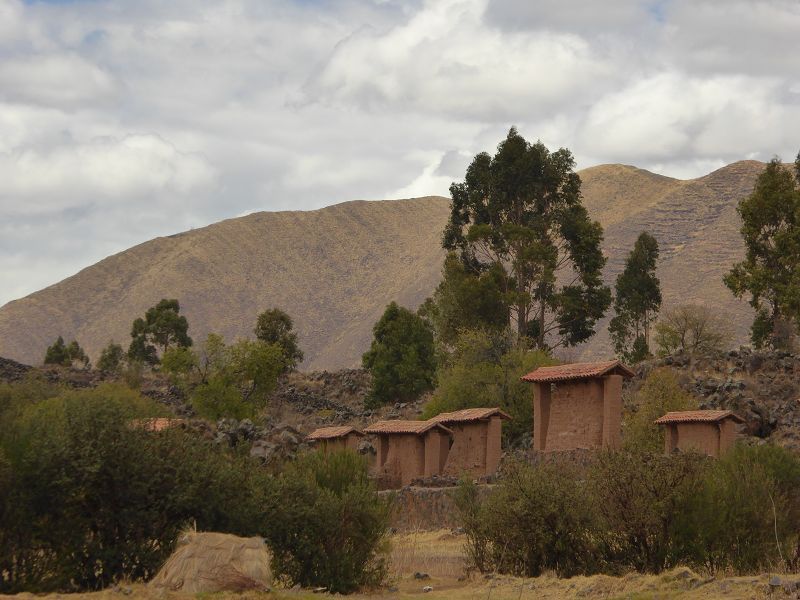 Peru Puno Lago Titicaca Titicacasee  Ruinen des Wiraqocha-Tempels in Raqui  Ruinen von Raqui mauer 12 m hoch