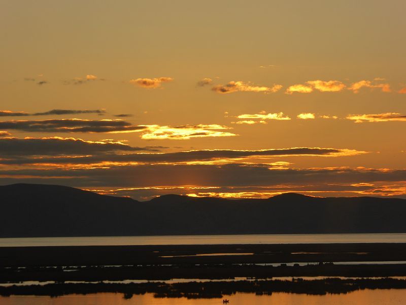 Lago Titicaca Titicacasee Schilfinsel Uros Sonnenaufgang 