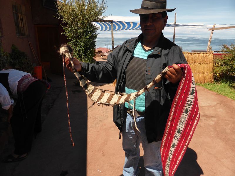 nino uros isla taquile belt uros indianer