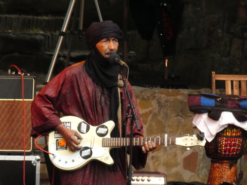   Culturele Karavaan voor de Vrede (Mali) Terakraft + Ali Farka Toure Culturele Karavaan voor de Vrede (Mali) Terakraft  + Ali Farka Toure 