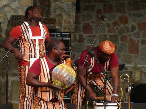   La fanfare Eyo'nlé   Eyo'nlé Brass Band  BeninLa fanfare Eyo'nlé   Eyo'nlé Brass Band  Benin