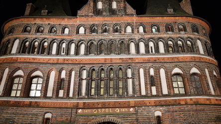 Lübecks  Tor zur Welt Lübeck  Holstentor 