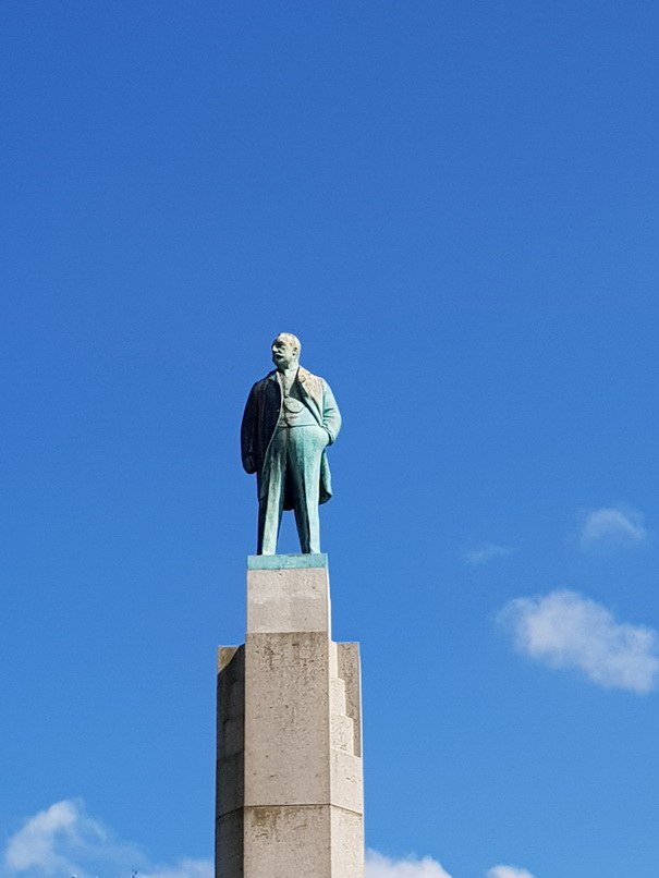 Edvard Grieg Statue