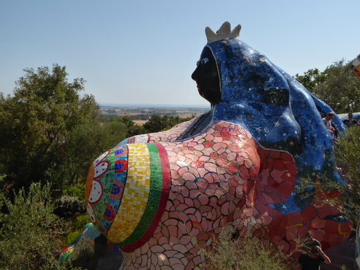 Giardino de Tarochi  Tarot Garten niki de saint Phalle nanas Capalbio 